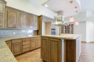 Photo #5: 6030691 Listing