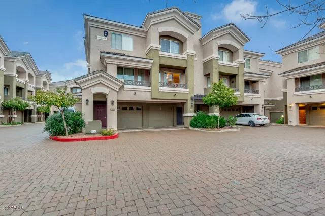 MLS: 6030850 Condo For Sale