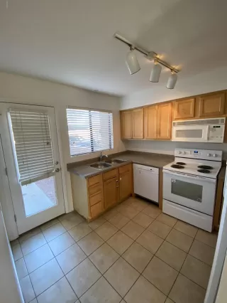 Photo #2: 6031344 Listing 