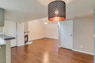 Photo #5: 6031641 Listing