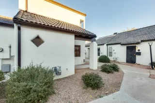 Photo #5: 6031814 Listing