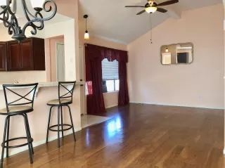 Photo #3: 6031826 Listing