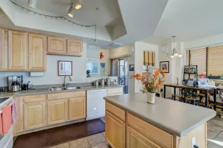 Photo #6: 6031881 Listing