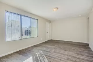 Photo #5: 6031918 Listing 