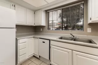 Photo #5: 6032629 Listing