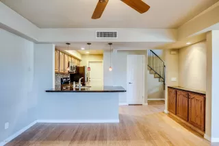 Photo #4: 6032830 Listing