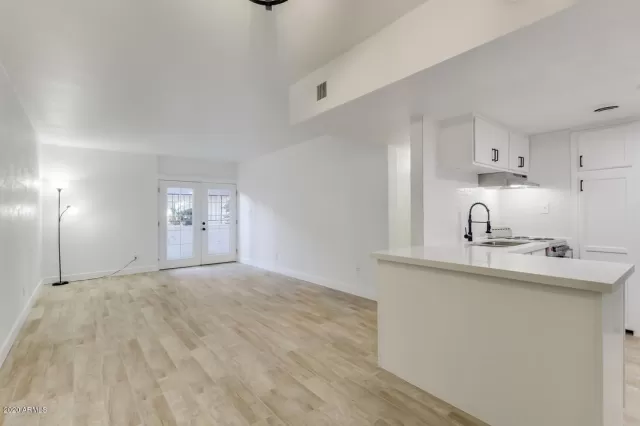 MLS: 6033030 Condo For Sale