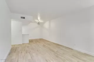 Photo #2: 6033030 Listing 