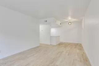 Photo #6: 6033030 Listing 