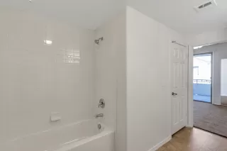 Photo #6: 6033146 Listing