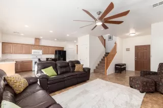 Photo #5: 6033556 Listing