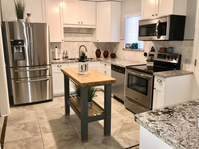 MLS: 6033986 Condo For Sale