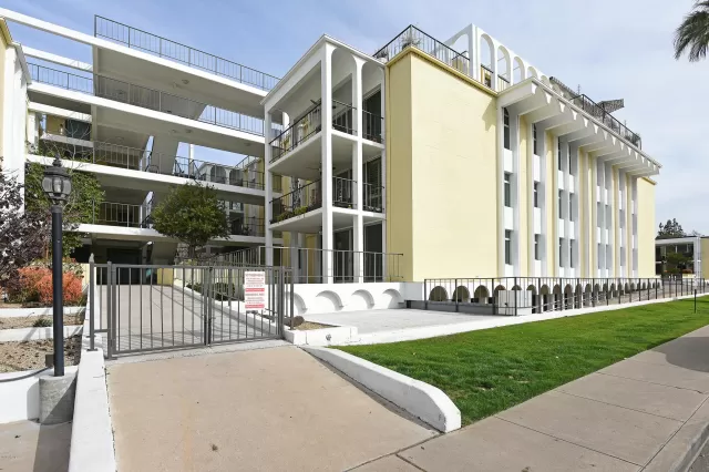 MLS: 6034279 Condo For Sale