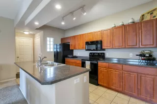 Photo #2: 6034283 Listing