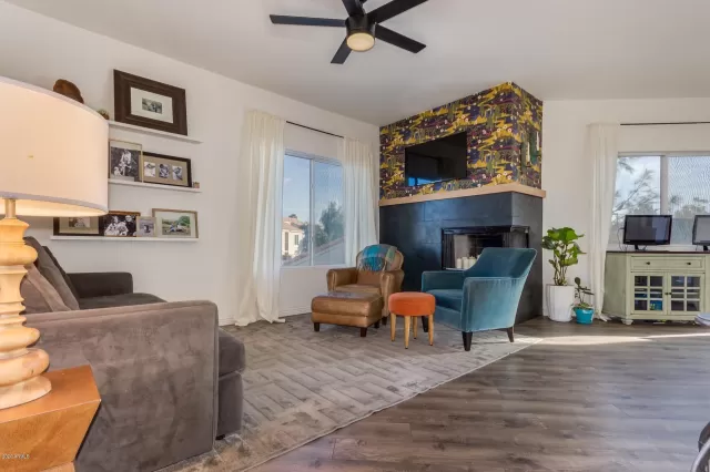 MLS: 6034302 Condo For Sale