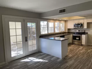 Photo #2: 6034421 Listing