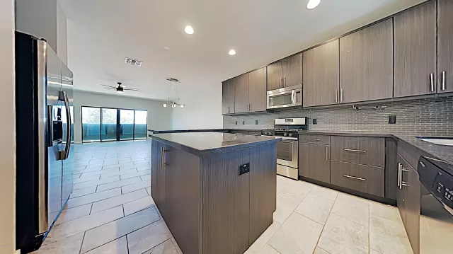 MLS: 6034467 Condo For Sale