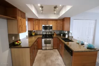 Photo #6: 6034666 Listing