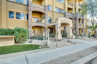 Photo #5: 6034801 Listing