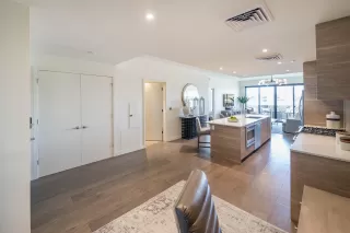 Photo #6: 6035039 Listing