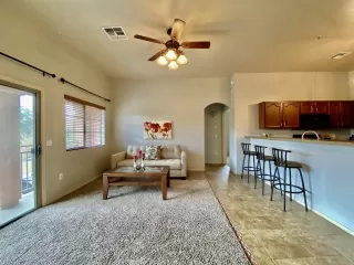 Photo #5: 6035087 Listing 