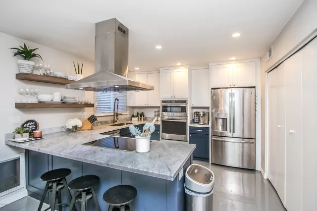 MLS: 6035094 Condo For Sale