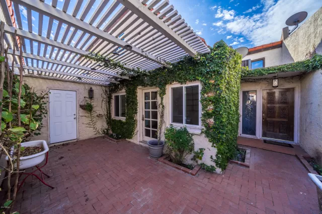 MLS: 6035459 Condo For Sale