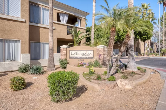 MLS: 6035525 Condo For Sale