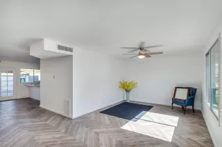 Photo #3: 6035925 Listing 