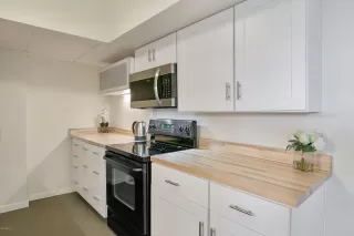 Photo #5: 6036316 Listing