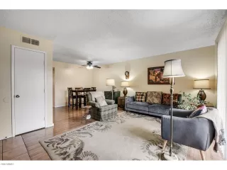 Photo #3: 6036653 Listing