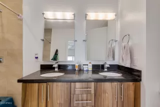 Photo #5: 6037248 Listing