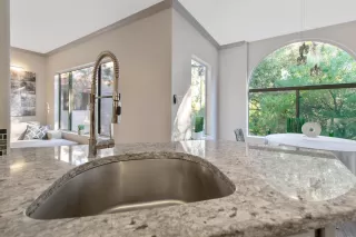 Photo #5: 6037393 Listing