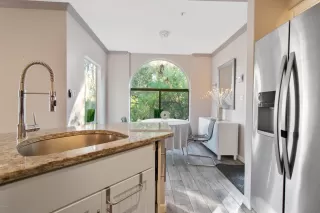 Photo #6: 6037393 Listing