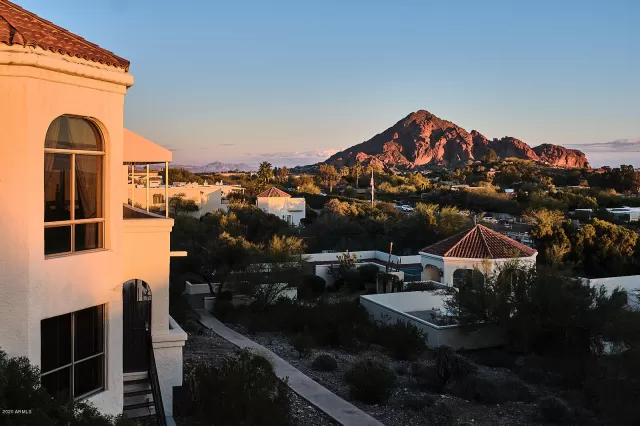 MLS: 6037612 Condo For Sale