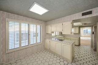 Photo #6: 6037612 Listing