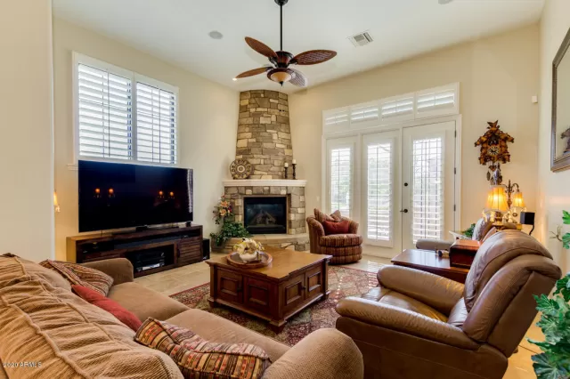 MLS: 6037768 Condo For Sale