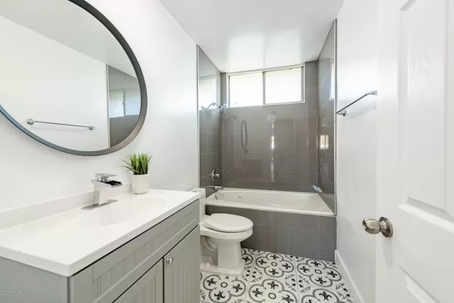 MLS: 6037769 Condo For Sale