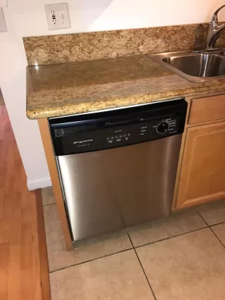 Photo #6: 6037786 Listing