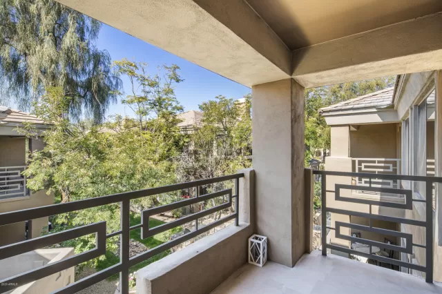 MLS: 6037864 Condo For Sale