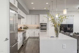 Photo #2: 6037947 Listing 