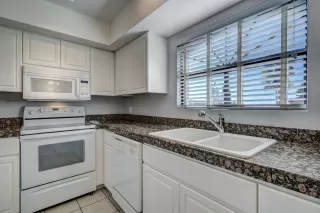 Photo #3: 6038044 Listing