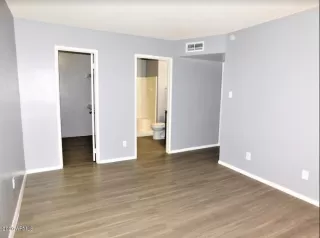 Photo #6: 6038795 Listing