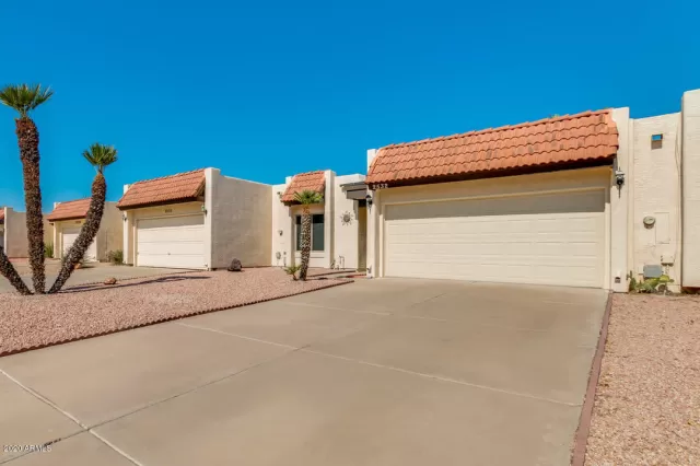 MLS: 6038830 Condo For Sale