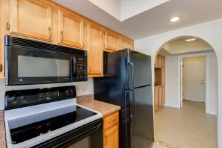 Photo #6: 6038830 Listing