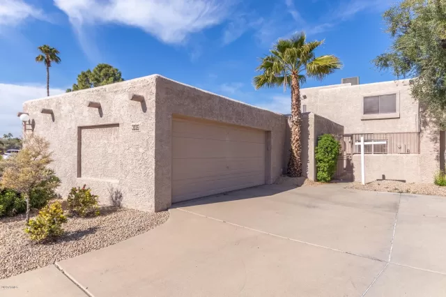 MLS: 6038920 Condo For Sale