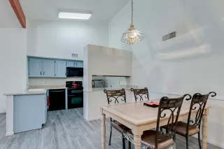 Photo #5: 6039015 Listing 