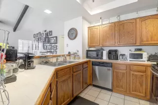 Photo #3: 6039190 Listing