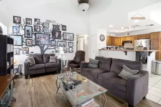 Photo #6: 6039190 Listing