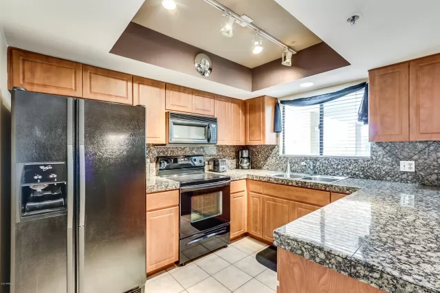 MLS: 6039267 Condo For Sale